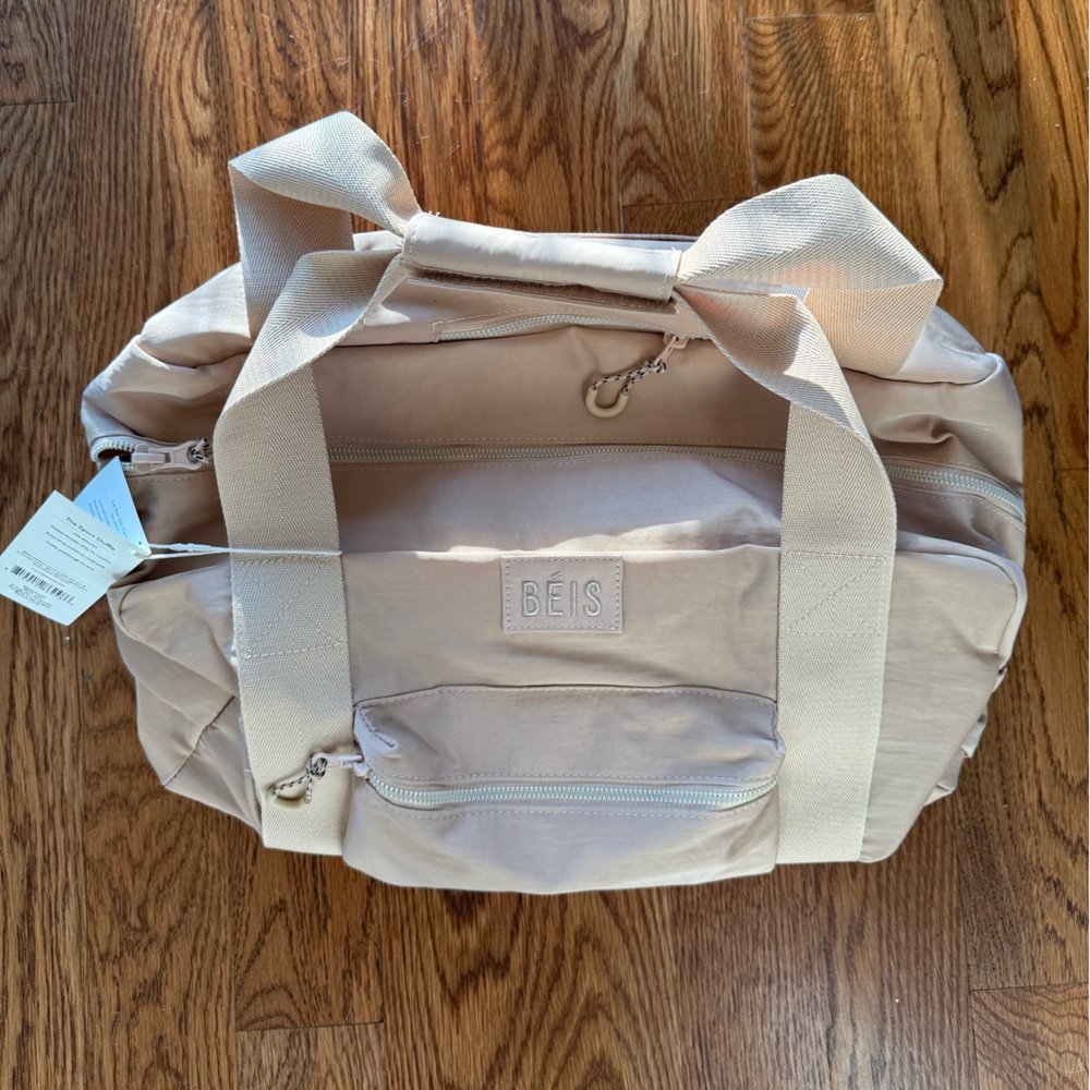 NEW WITH TAGS Beis The Sport Duffle Bag in Beige - Picture 2 of 10